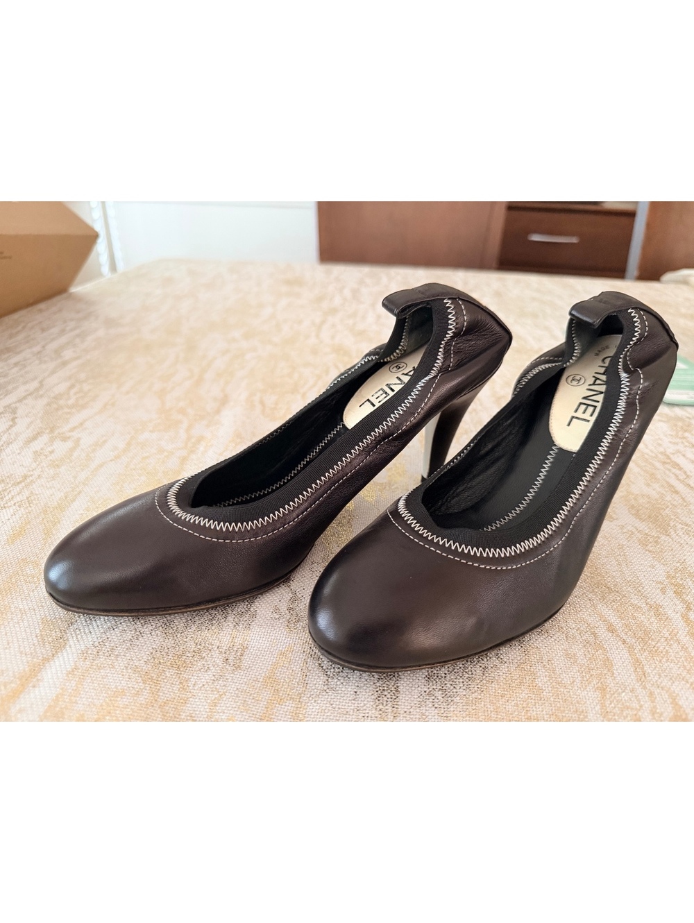 Authentic Escarpin Chanel Black Pumps Size 39 Pumps in Great Condition